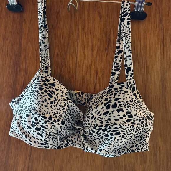 Leopard print swimsuit top (size M) - Picture 2 of 4